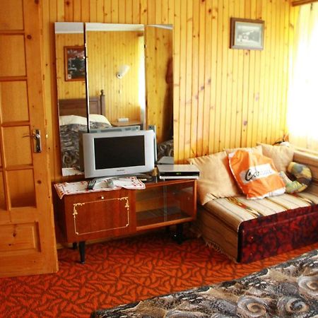 У Андрія Hotel Yaremche Exterior photo