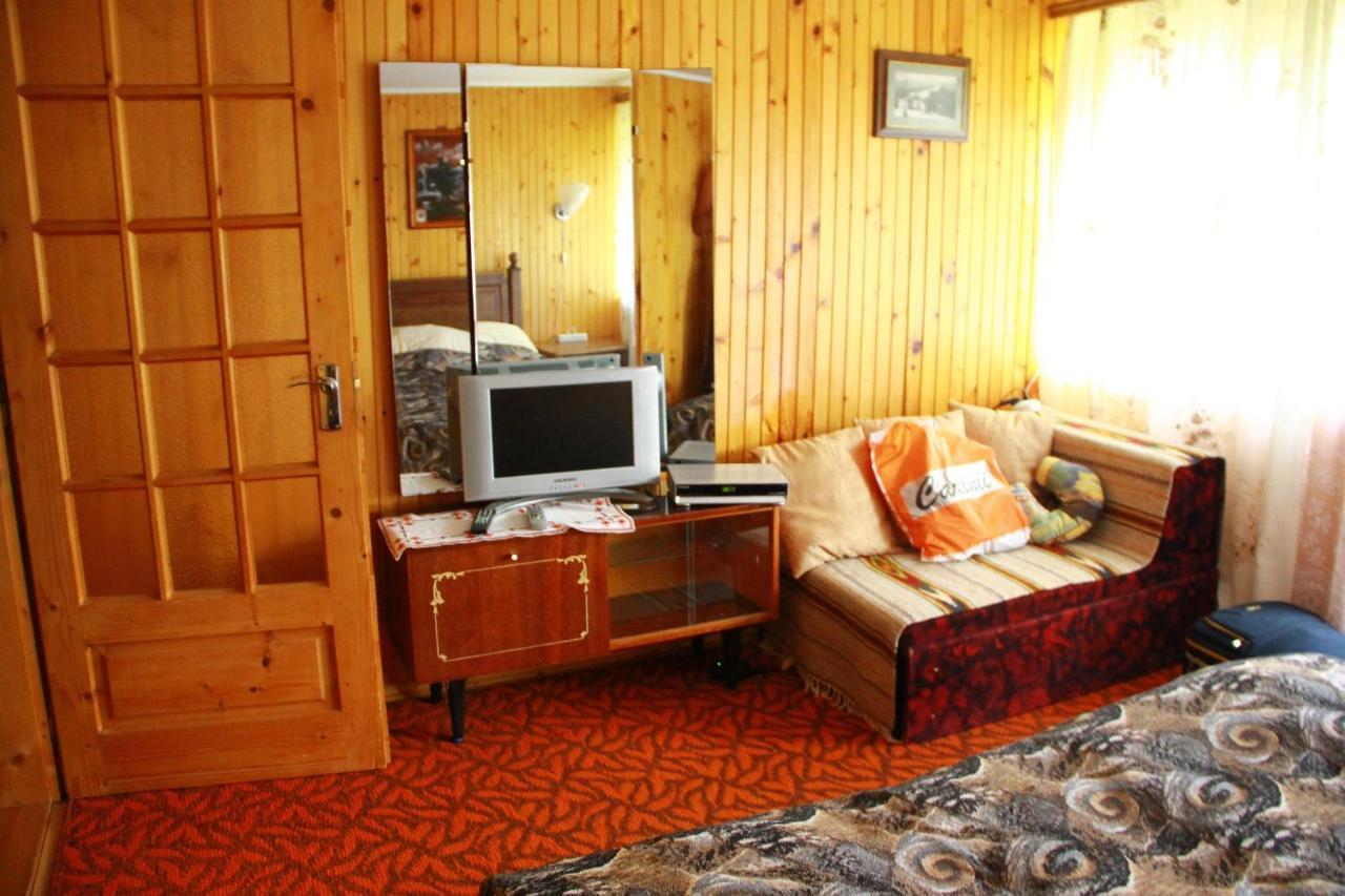 У Андрія Hotel Yaremche Exterior photo